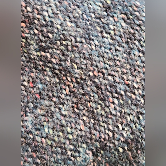 John & Jenn Comfy Sweater Size M - Picture 5 of 6